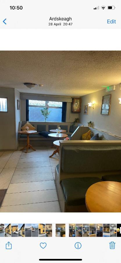 Danny'S Bar Restaurant & Accommodation Broadford  Exterior photo